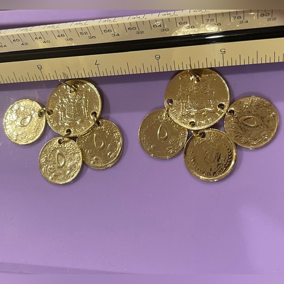 Earrings Lively Dangling Coins Posts Gold Tone, No Backs - Picture 5 of 5